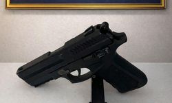 Hastaneye ziyarete giderken ruhsatsız silahla yakalandı