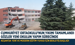 Cumhuriyet Ortaokulu’nun yıkımı tamamlandı