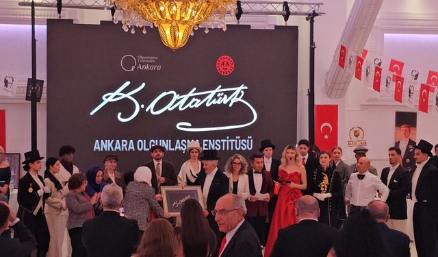 Hollanda'daki 9. Altın Lale ödüllerinde Cumhuriyetin 101. yılı coşkusu