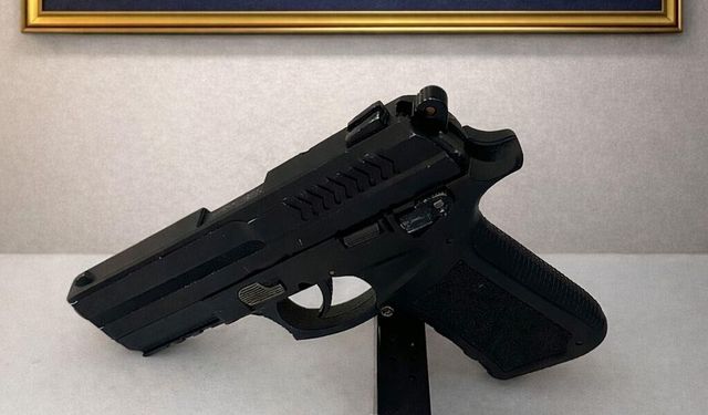 Hastaneye ziyarete giderken ruhsatsız silahla yakalandı