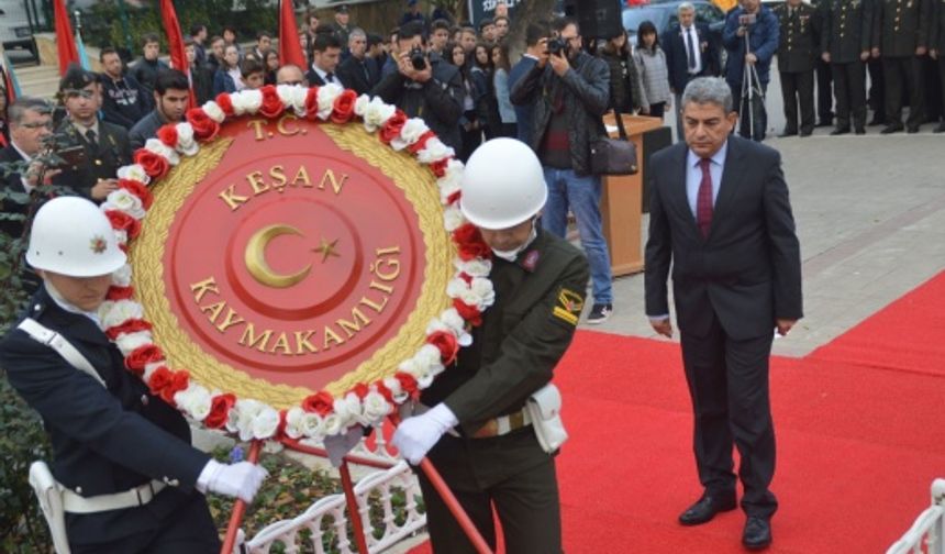Ulu Önderimiz Mustafa Kemal Atatürk, aramızdan ayrılışının 80. yıldönümü olan 10 Kasım Cumartesi günü, tüm yurtta olduğu gibi Keşan’da da düzenlenen tören ve programla anıldı.