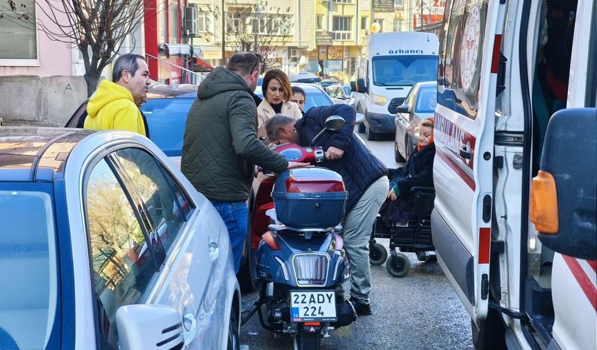 Devrilen motosikletin ehliyetsiz ve kasksız sürücüsü yaralandı