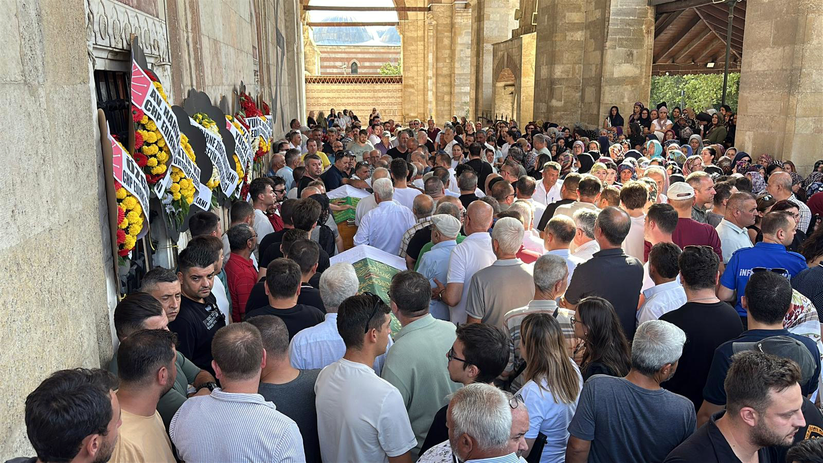 C A N A K K A L E’ D E K I K A Z A D A O L E N E V R I M V E A T A K 864758 256831