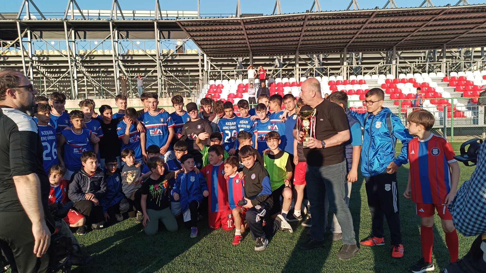 13Ef4Cc2 C0F0 4D93 9Fc4 D1C7F63Ed3F8