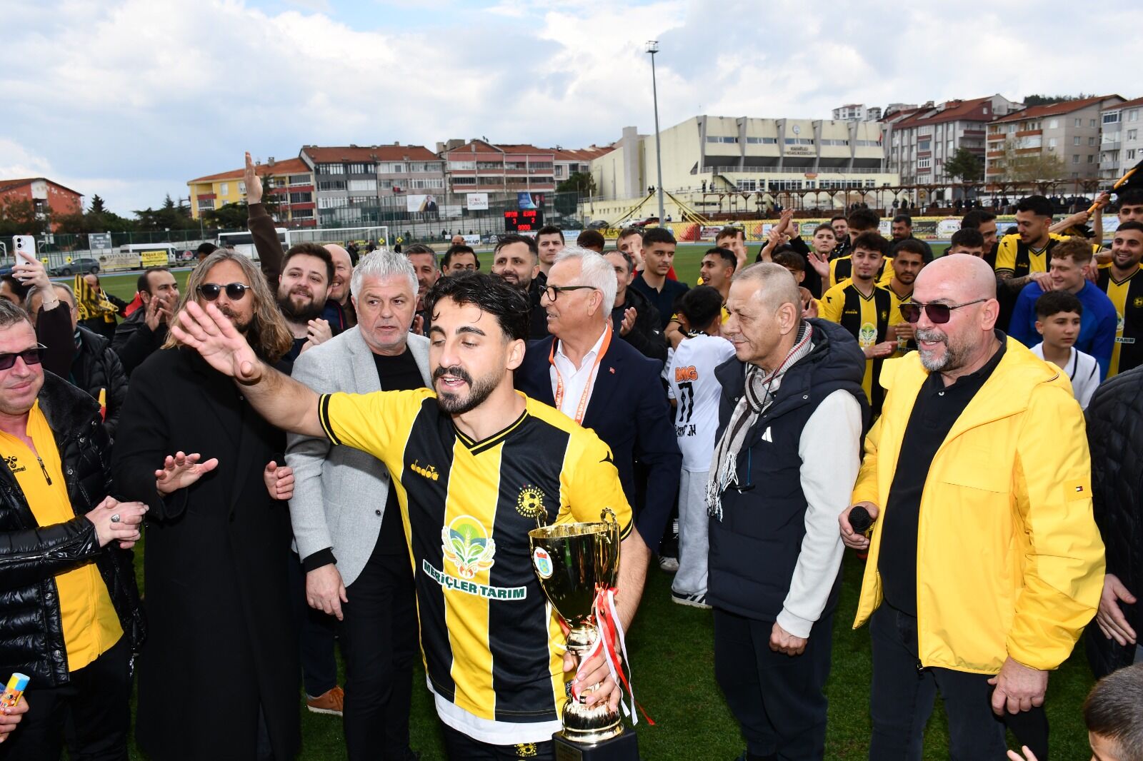 788978F8 4E7A 413F A525 B437173Ca3Fe